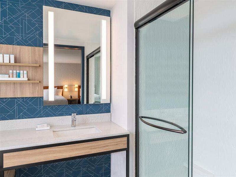 Hilton Garden Inn Flint Downtown מראה חיצוני תמונה
