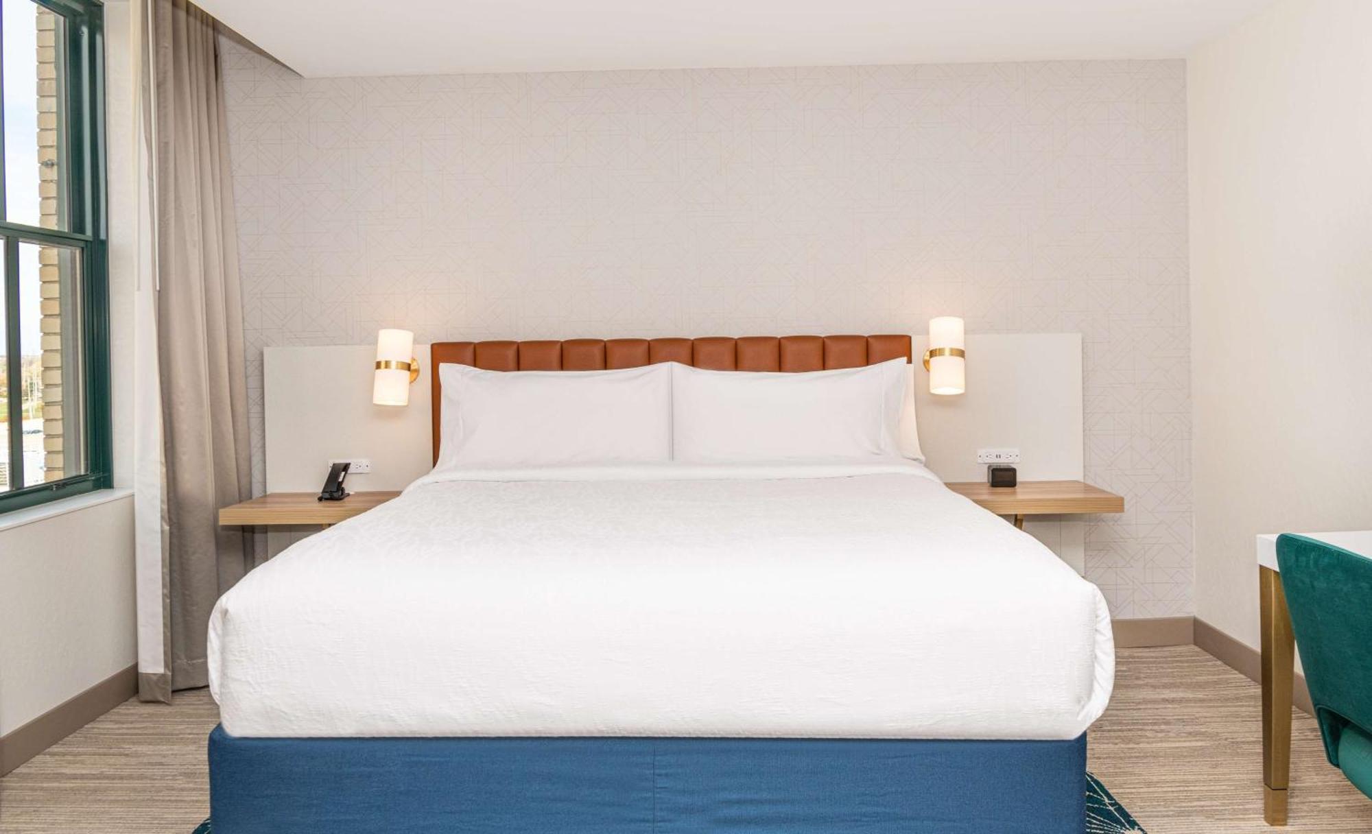 Hilton Garden Inn Flint Downtown מראה חיצוני תמונה