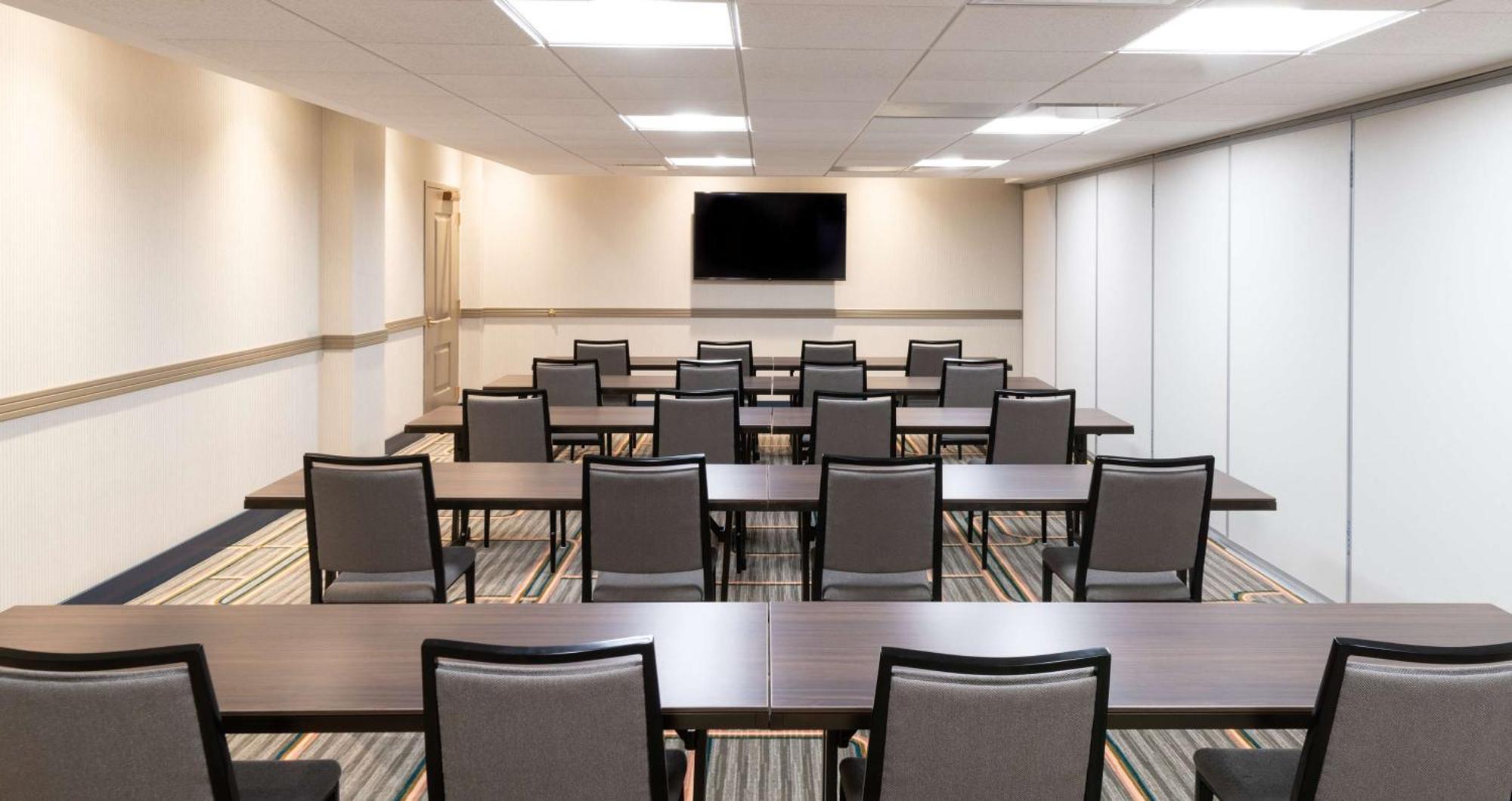 Hilton Garden Inn Flint Downtown מראה חיצוני תמונה