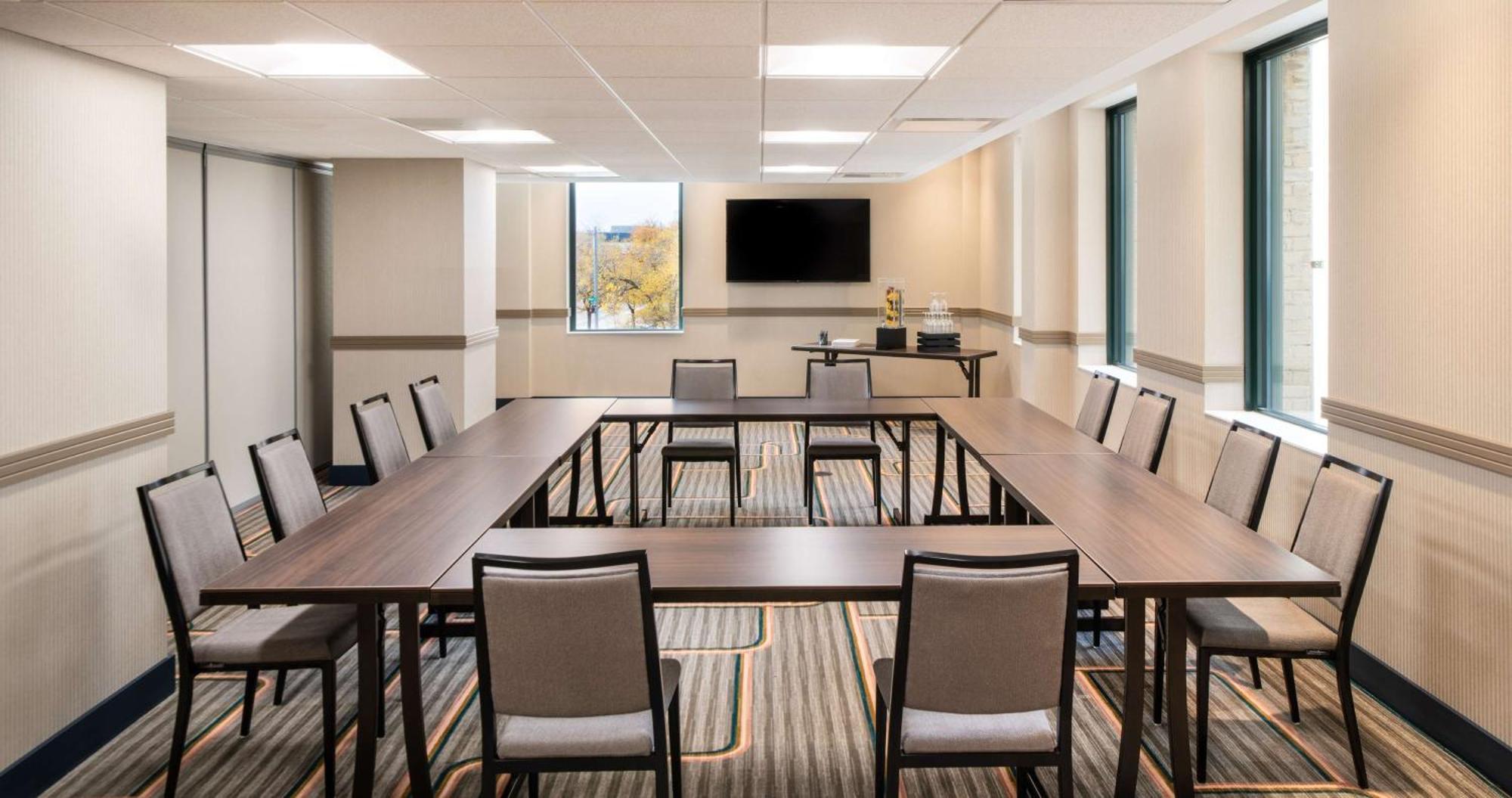 Hilton Garden Inn Flint Downtown מראה חיצוני תמונה