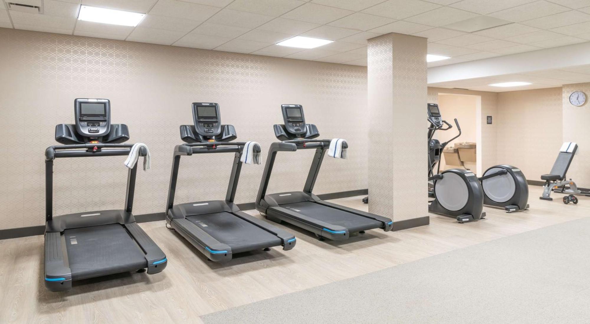 Hilton Garden Inn Flint Downtown מראה חיצוני תמונה