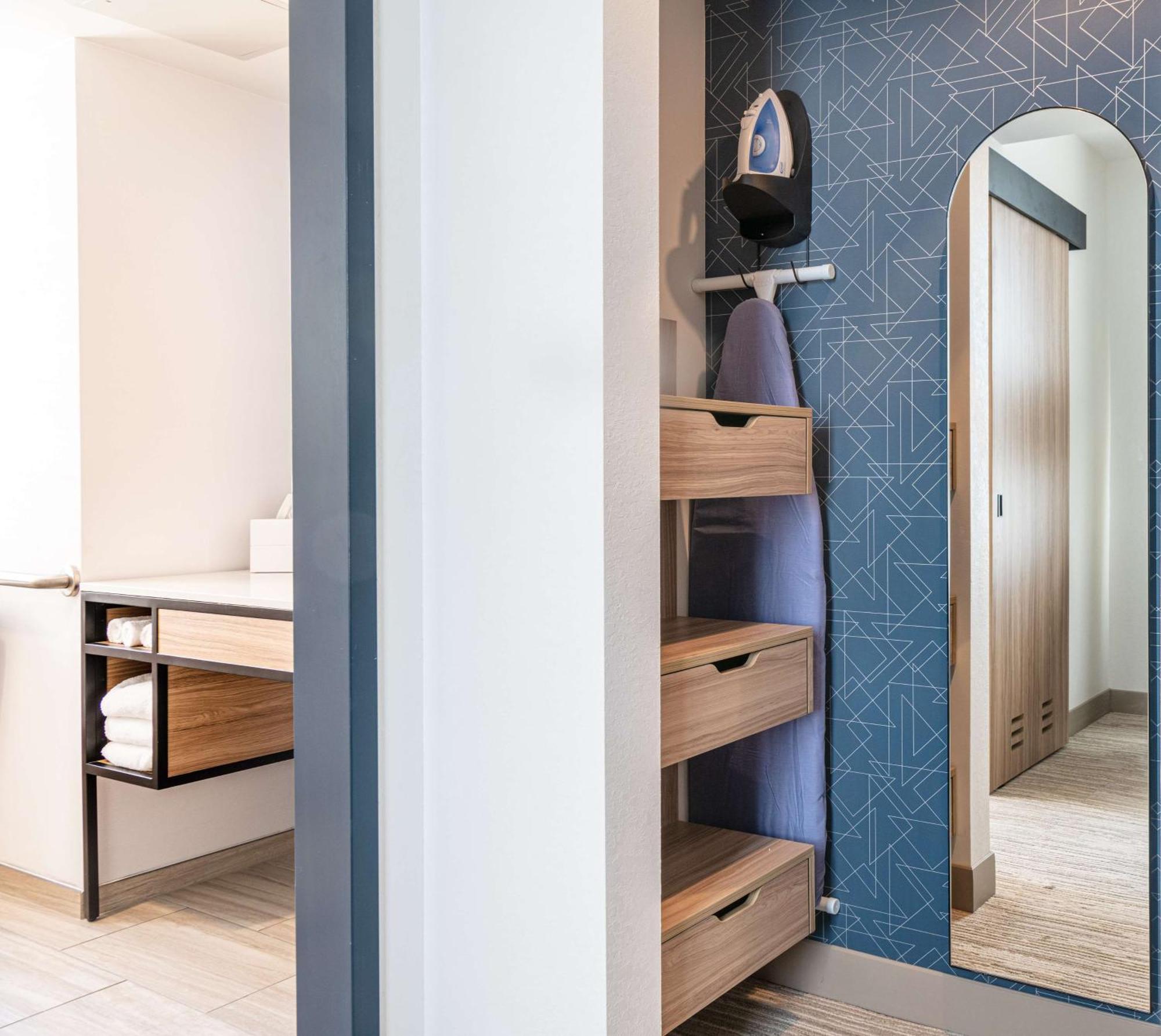 Hilton Garden Inn Flint Downtown מראה חיצוני תמונה