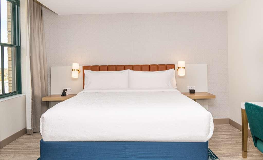 Hilton Garden Inn Flint Downtown חדר תמונה